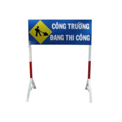 Biển cảnh báo công trường đang thi công hình chữ nhật V16