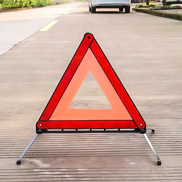 Biển cảnh báo nhựa tam giác phản quang V19