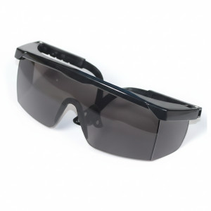 Kính bảo hộ Việt Nam màu đen chống tia UV, chống trầy xước K126