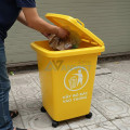 Thùng rác nhựa HDPE 60L 4 bánh, màu vàng R103