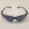 Kính bảo hộ lao động chống bụi Honeywell A700 K102, Màu đen