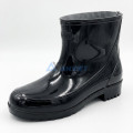 Ủng cao cổ ngắn Hoa San U125 màu đen chống nước, đế chống trơn trượt, Size 42