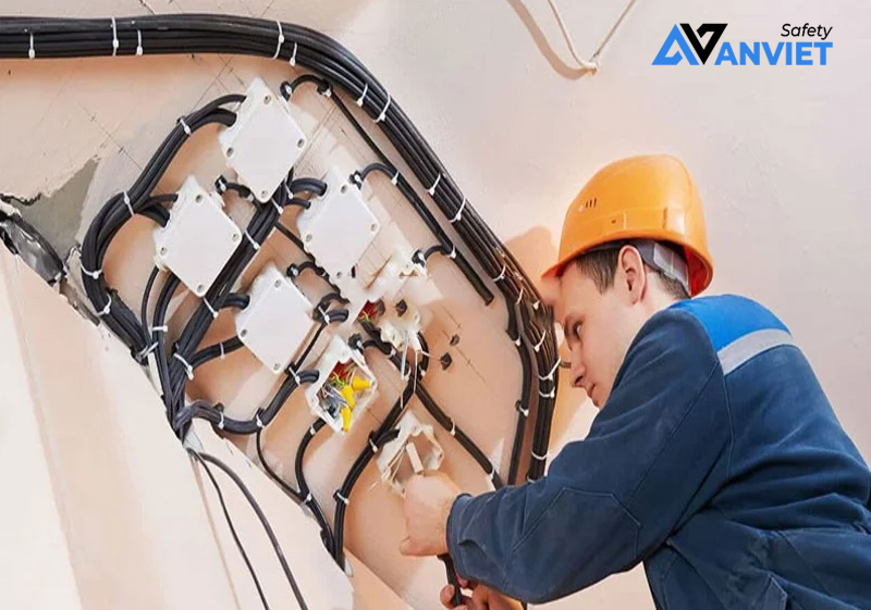 Ngắt điện khi phát hiện dòng rò.