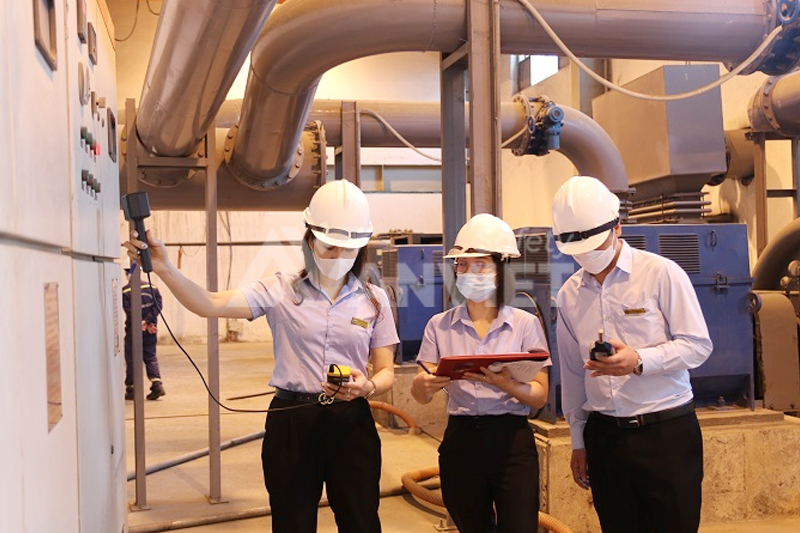 Thực hiện quan trắc môi trường lao động đúng cách, đúng quy định.