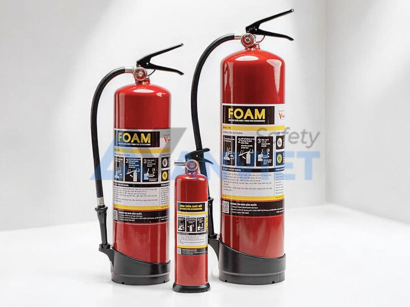 Sử dụng bình chữa cháy bọt foam đúng cách.