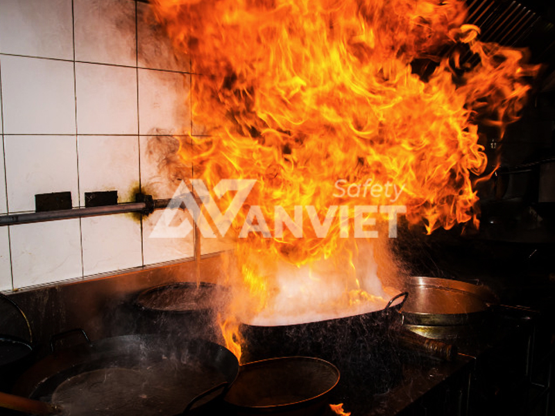 Đám cháy dầu mỡ.
