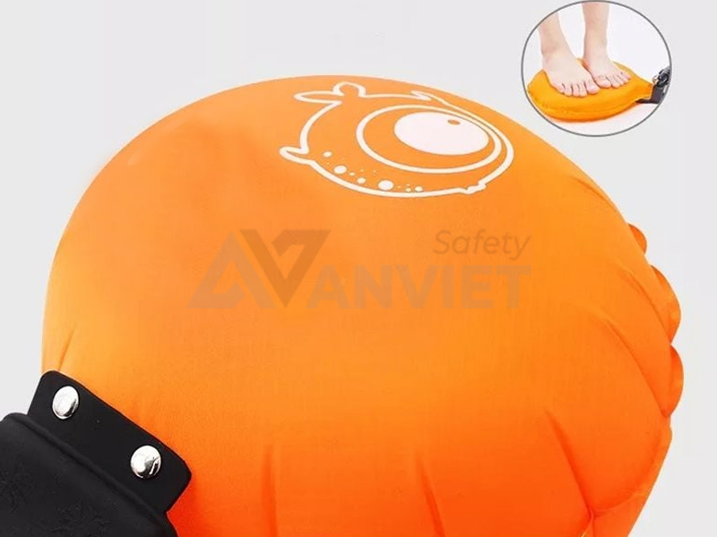 Kiểm tra thiết kế và mức độ an toàn của phao cứu sinh.