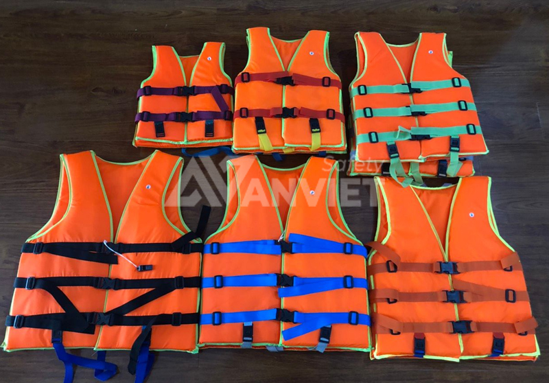 Áo phao cứu sinh xốp.