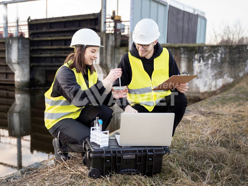 Đảm bảo quan trắc môi trường lao động đúng quy định.