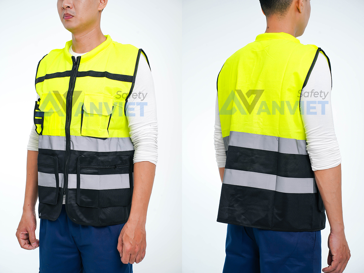 Áo được làm bằng chất liệu phản quang polyester