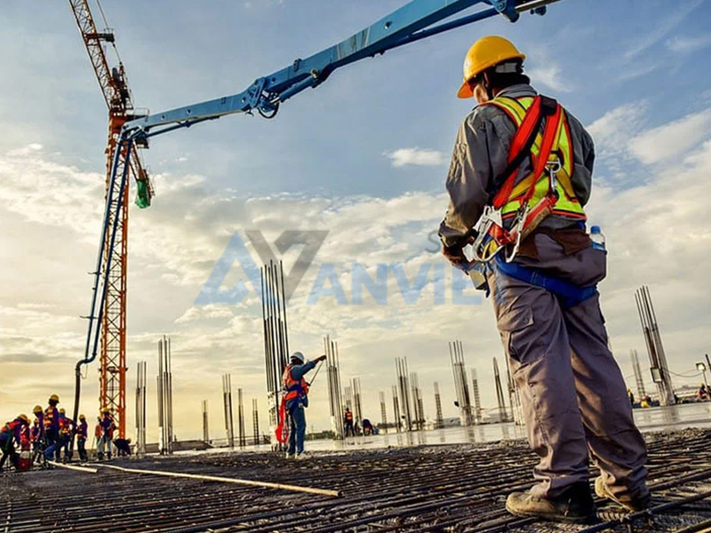 Đánh giá điều kiện làm việc của công nhân tại công trường.
