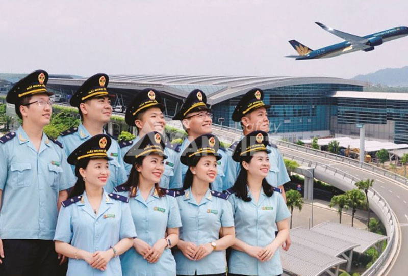Đồng phục hải quan sân bay chuyên nghiệp.