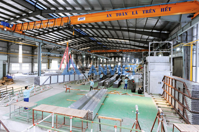 Khẩu hiệu an toàn vệ sinh lao động tác động đến nhận thức và hành vi của người lao động.