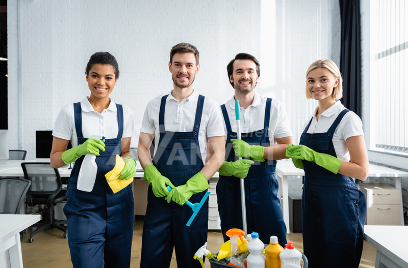 Đồng phục nhân viên vệ sinh.