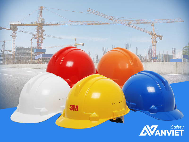 Chọn mũ bảo hộ từ các thương hiệu uy tín.