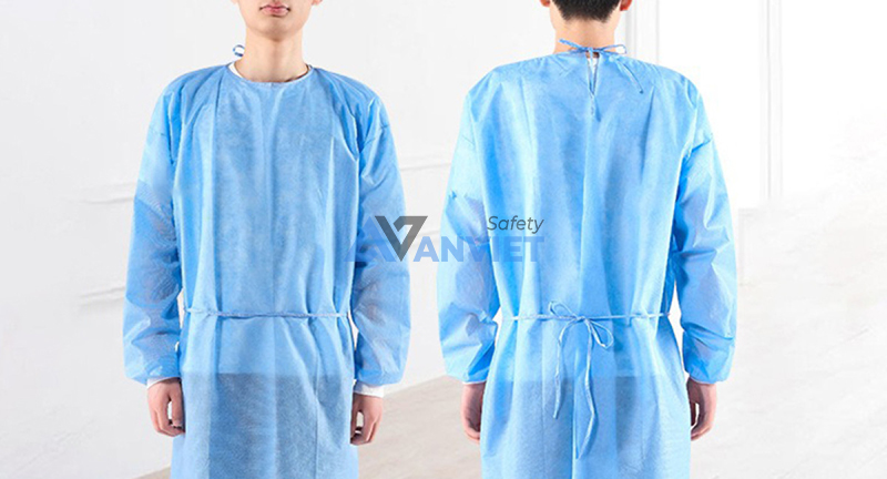 Chất vải của quần áo phẫu thuật sẽ ưu tiên sự thoải mái, kháng khuẩn, thấm hút tốt và thoáng khí.