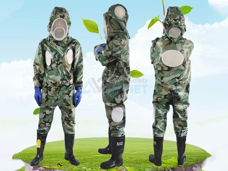 Quần áo bắt ong chuyên dụng.