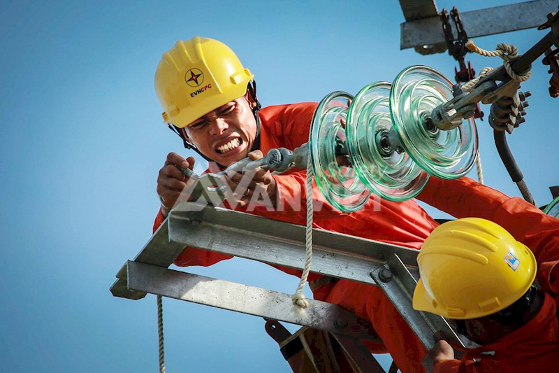Đảm bảo an toàn trong ngành điện.