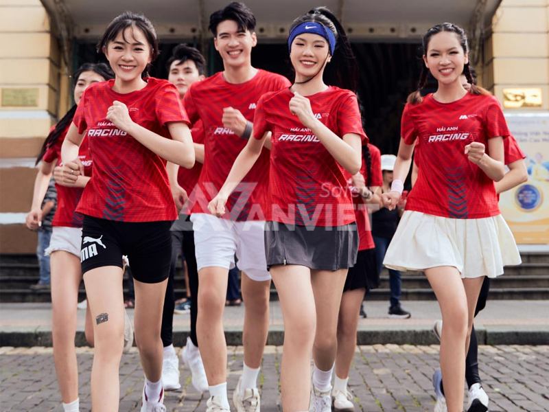 Áo đồng phục thể thao cho đội nhóm.