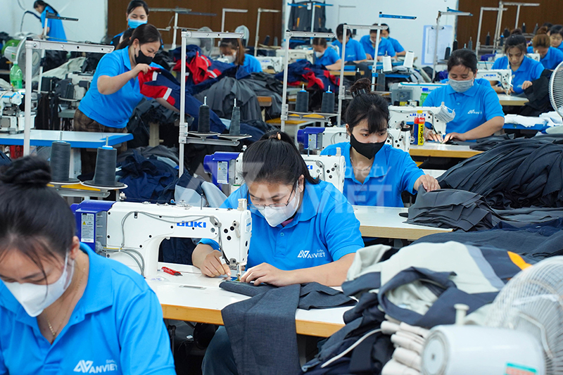 Đơn giá công đoạn may là mức chi phí được tính cho từng bước khi sản xuất sản phẩm