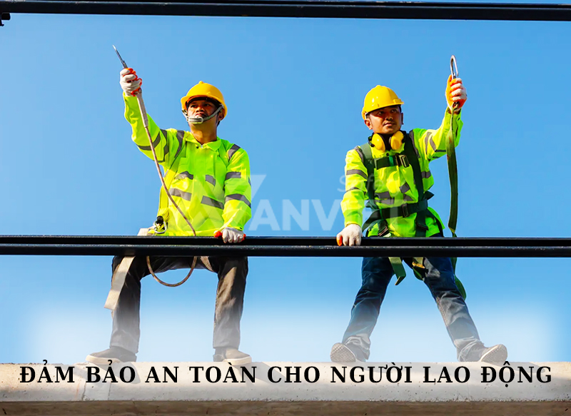 Công tác bảo hộ lao động giúp giảm tai nạn, đảm bảo an toàn.