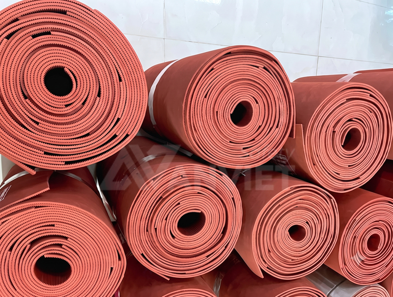Lựa chọn thảm cách điện đạt chuẩn, phù hợp mục đích sử dụng.