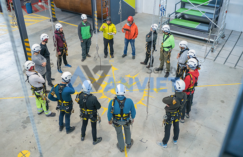 Thực hành huấn luyện an toàn lao động nhóm 3.