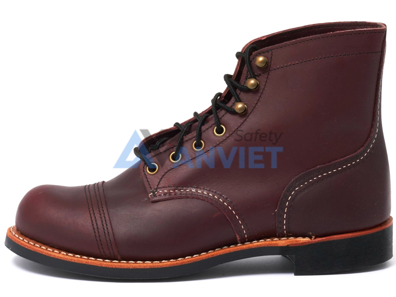 Giày bảo hộ Red Wing Iron Ranger.