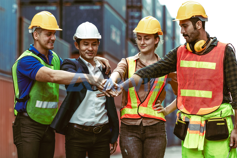 Tăng tính kỷ luật và trách nhiệm trong tập thể lao động.