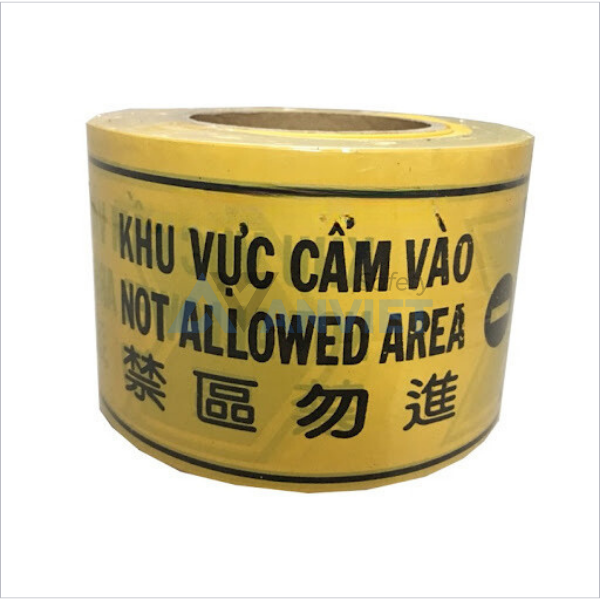 Với hai lớp bền chắc và màu sắc vàng đen nổi bật, cuộn rào giúp tăng cường an toàn, dễ dàng nhận diện từ xa.