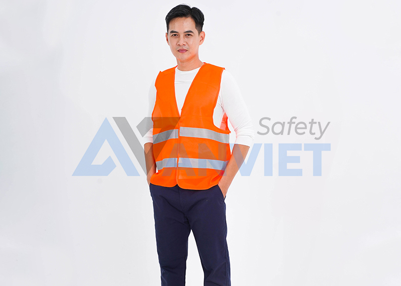 Áo bảo hộ phản quang.