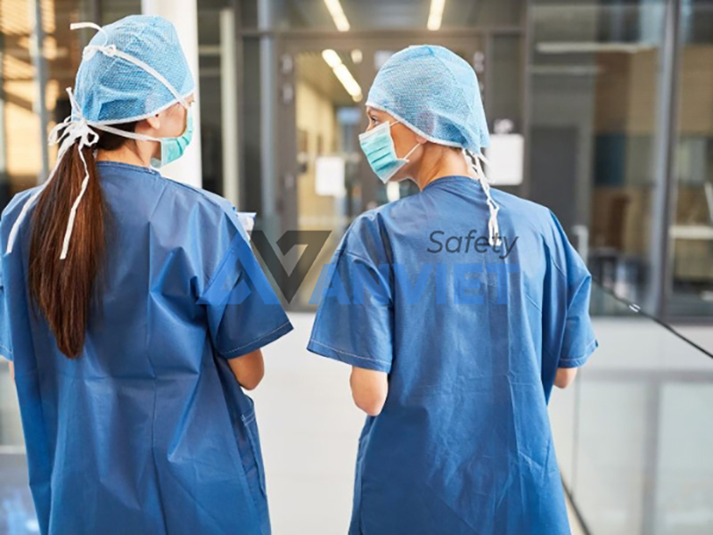 Hướng dẫn cách chọn quần áo bác sĩ phẫu thuật chất lượng.
