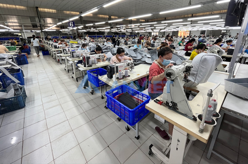 Quy mô xưởng may đủ đáp ứng các đơn hàng sỉ lẻ.