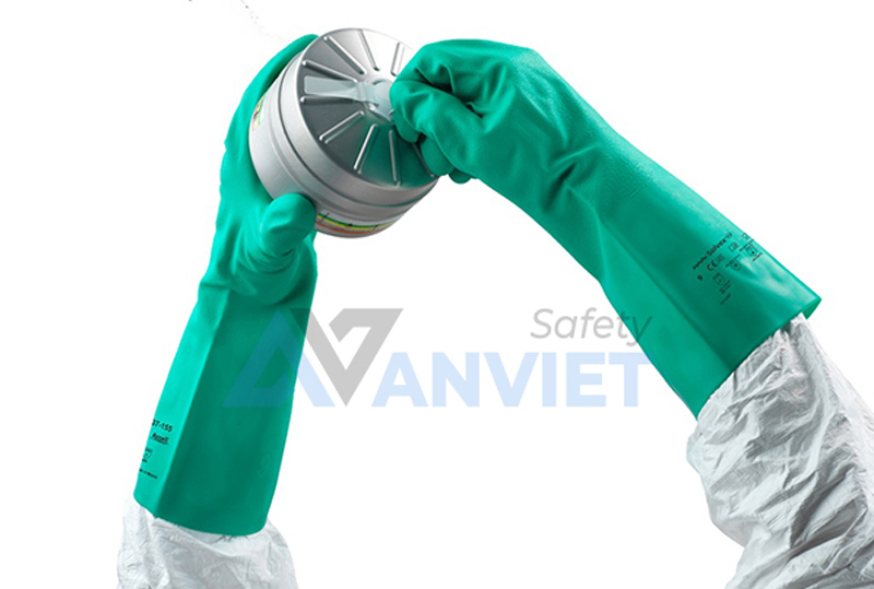 Găng tay chịu dầu chống hóa chất Ansell AlphaTec Solvex 37-185.