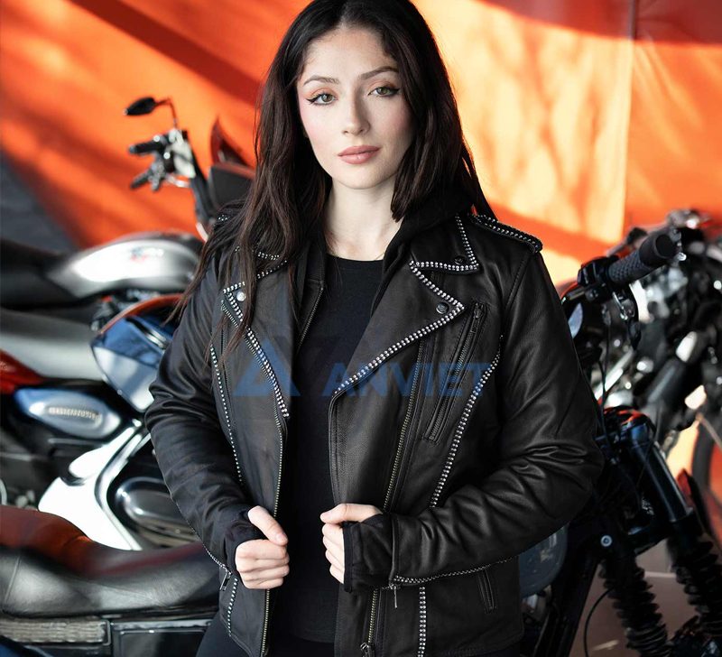 Lưu ý chọn mua áo bảo hộ xe máy nữ chất lượng, phù hợp.