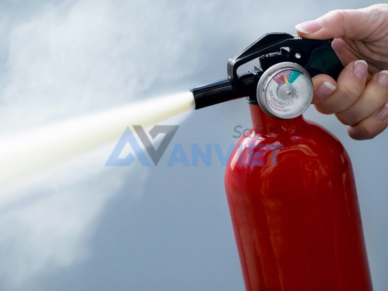 Bình chữa cháy bọt foam không để lại lớp bột khô.