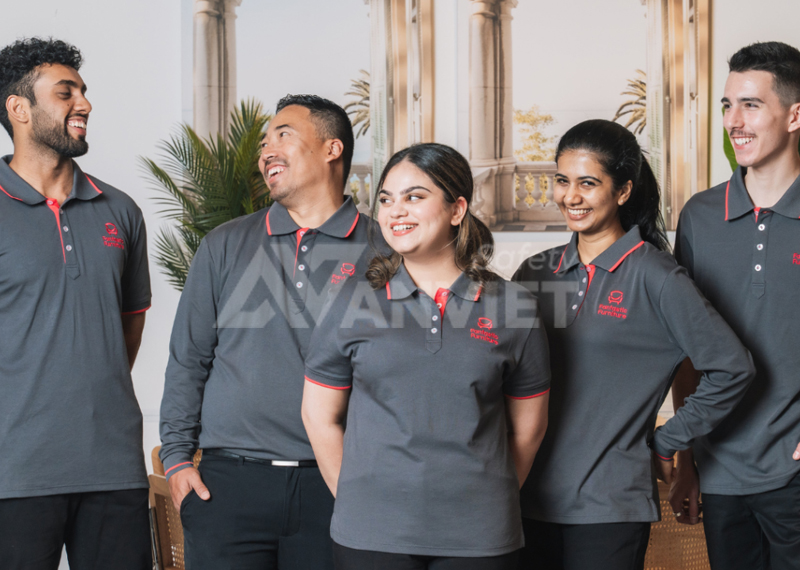 Kiểu dáng và form áo phù hợp nhân viên.