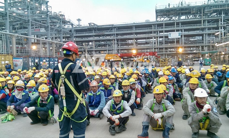 Huấn luyện ATVSLĐ định kỳ trong quá trình làm việc.