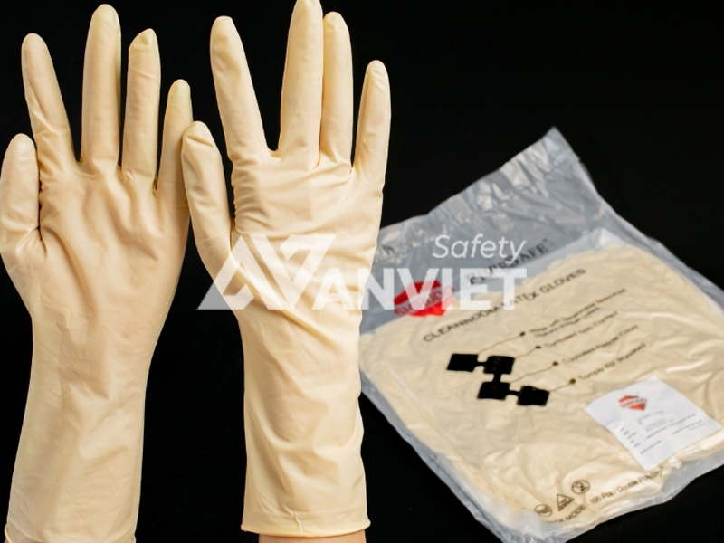 Găng tay y tế Latex được làm từ mủ cao su tự nhiên.