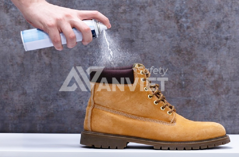 Xịt chống hôi giày loại bỏ vi khuẩn và nấm mốc.