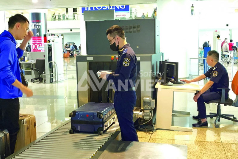 Quy định về việc sử dụng đồng phục hải quan sân bay.