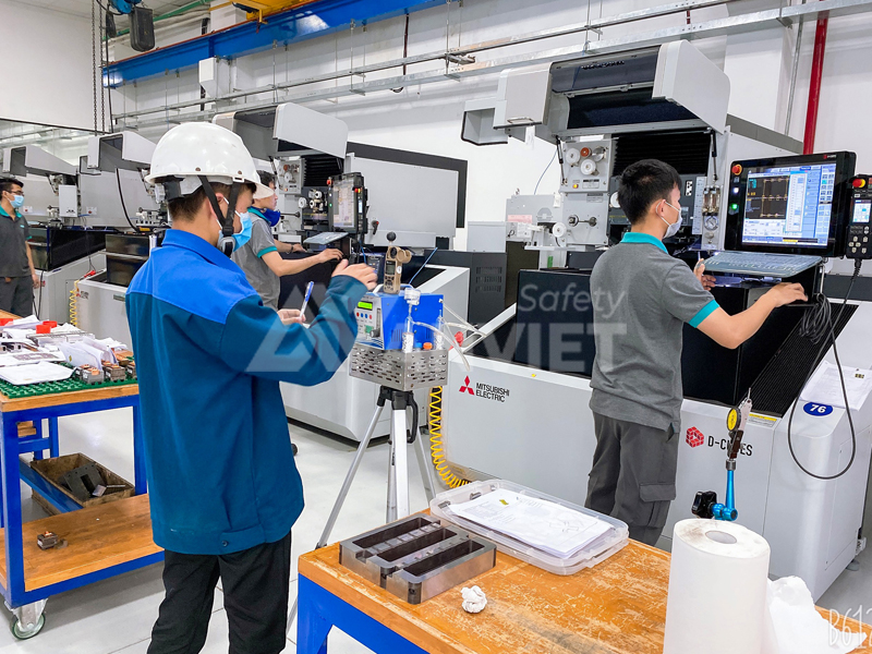 Quan trắc môi trường lao động.