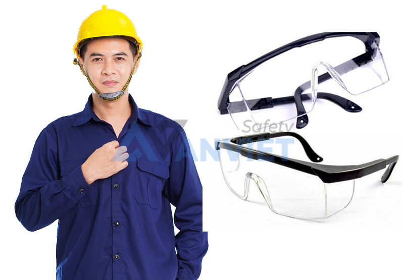 Mũ bảo hộ và kính bảo hộ.