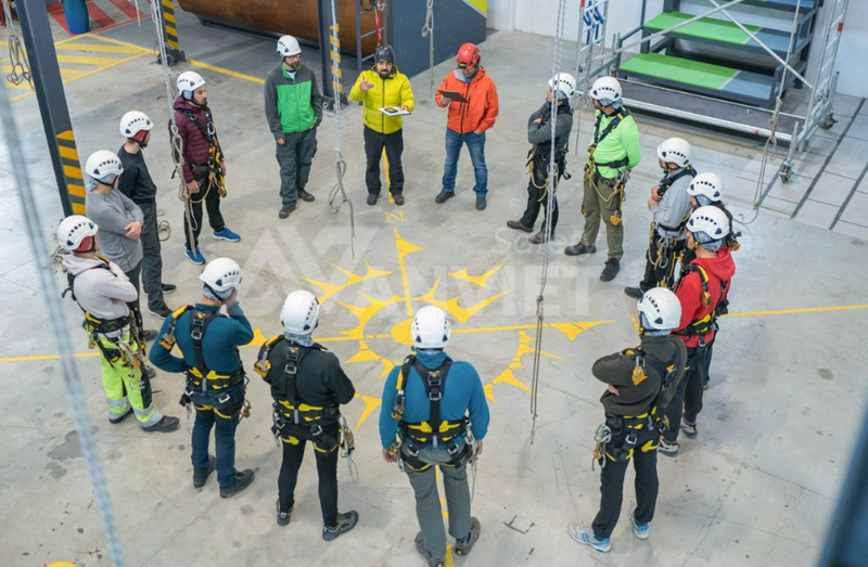 Tìm hiểu các nhóm an toàn vệ sinh lao động.