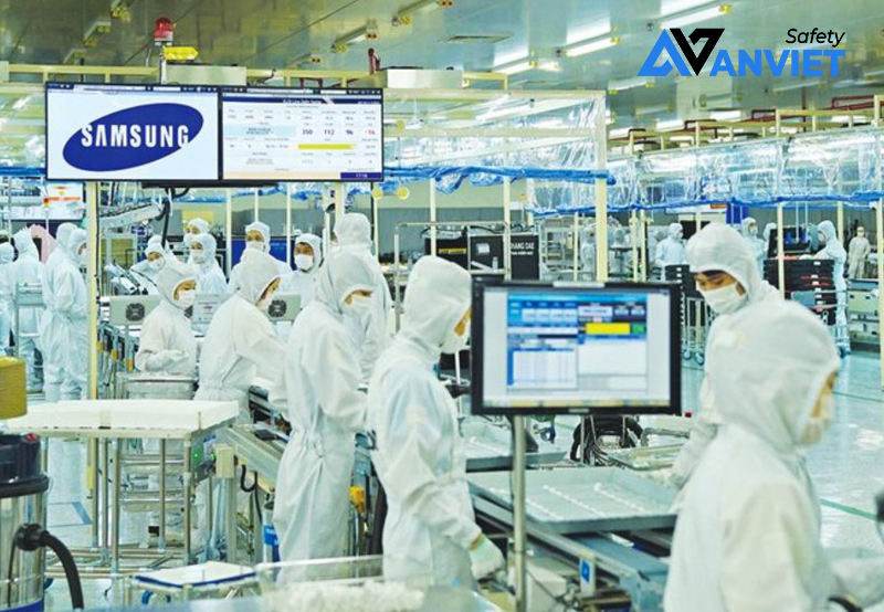 Quần áo phòng sạch Samsung - trang phục bảo hộ chuyên dụng trong môi trường phòng sạch.