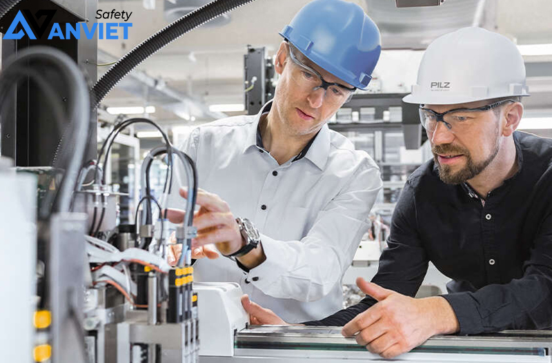 Tuân thủ chỉ dẫn an toàn của máy móc.