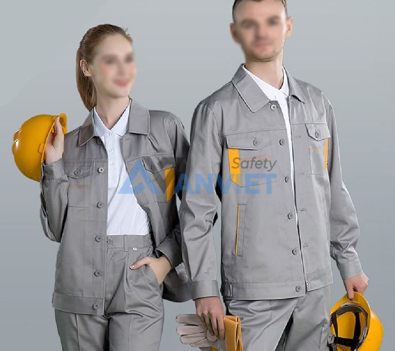 Đồng phục quần áo dài tay cho công nhân cơ khí.