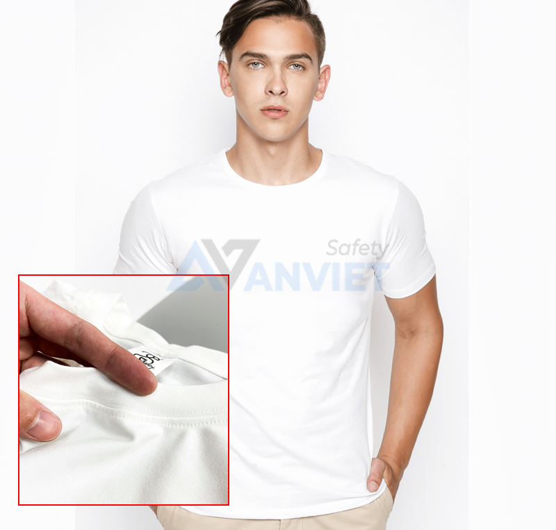 Áo thun đồng phục màu trắng vải cotton tự nhiên.
