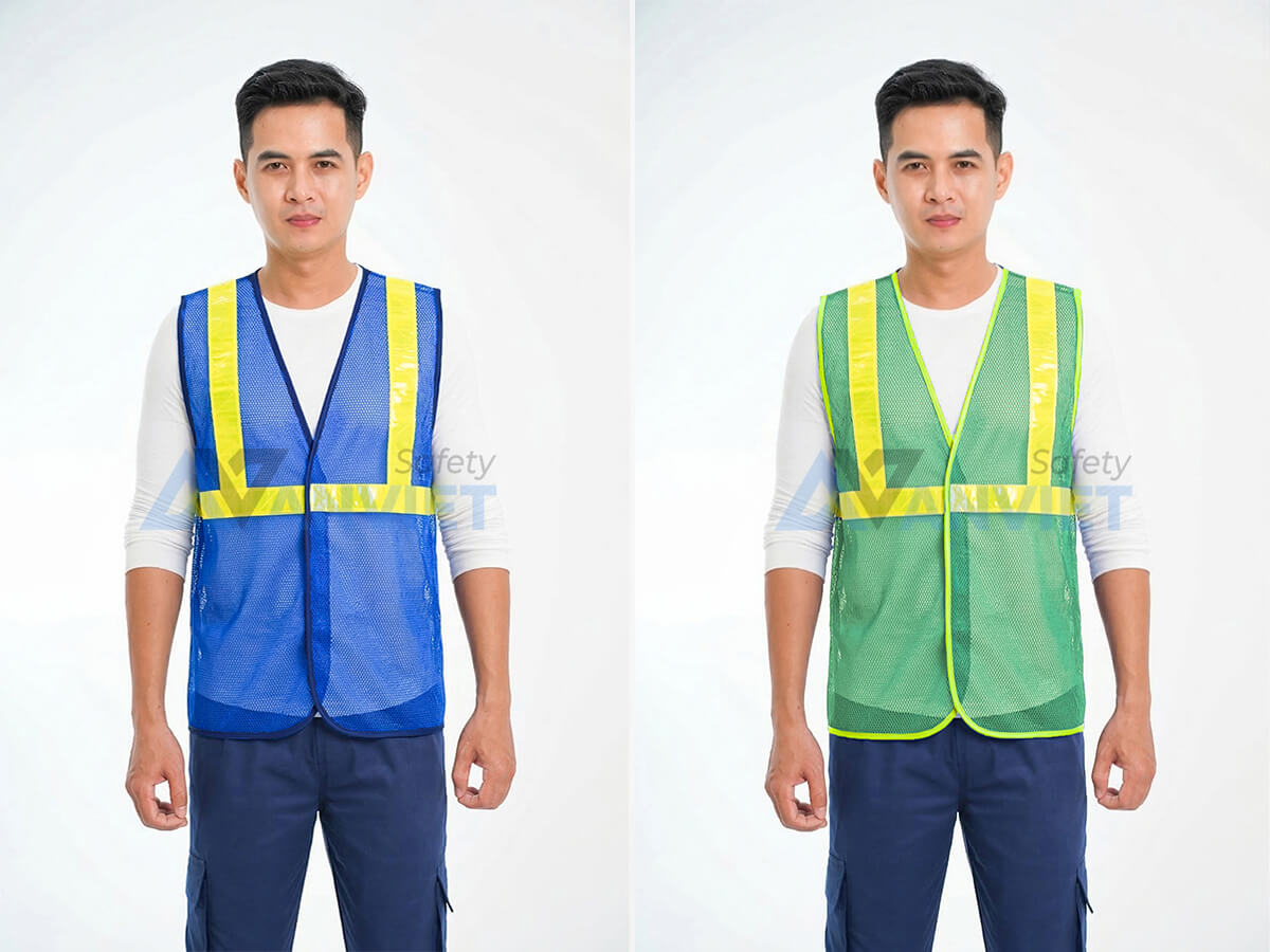 Vạch phản quang phủ cả mặt trước và mặt sau áo