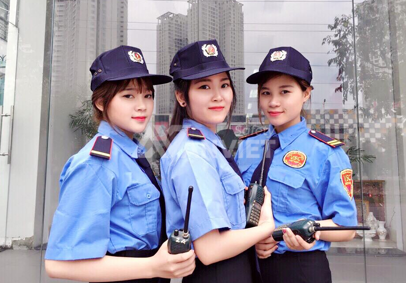 Áo đồng phục cho nhân viên bảo vệ nữ.